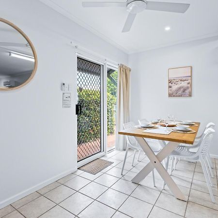 Cable Beachside Villas Брум Экстерьер фото