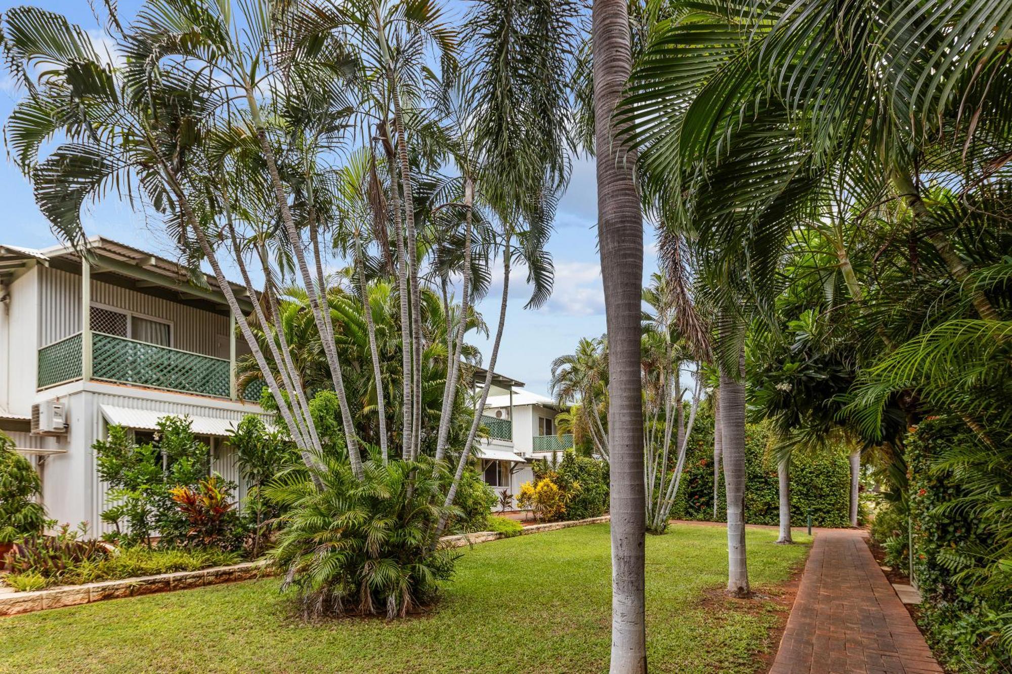 Cable Beachside Villas Брум Экстерьер фото