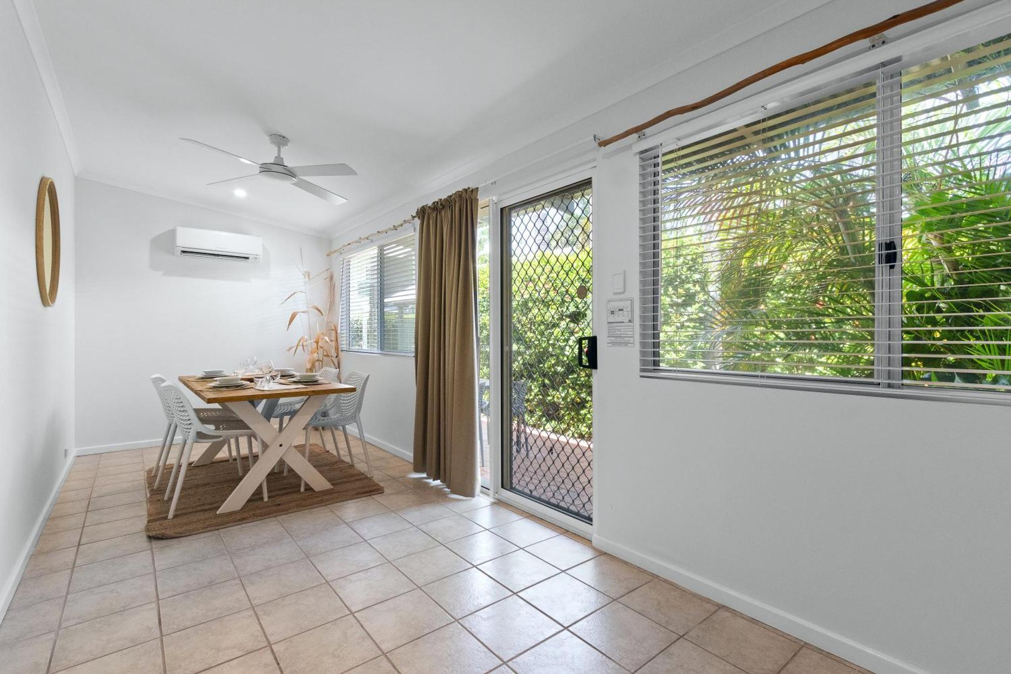Cable Beachside Villas Брум Экстерьер фото