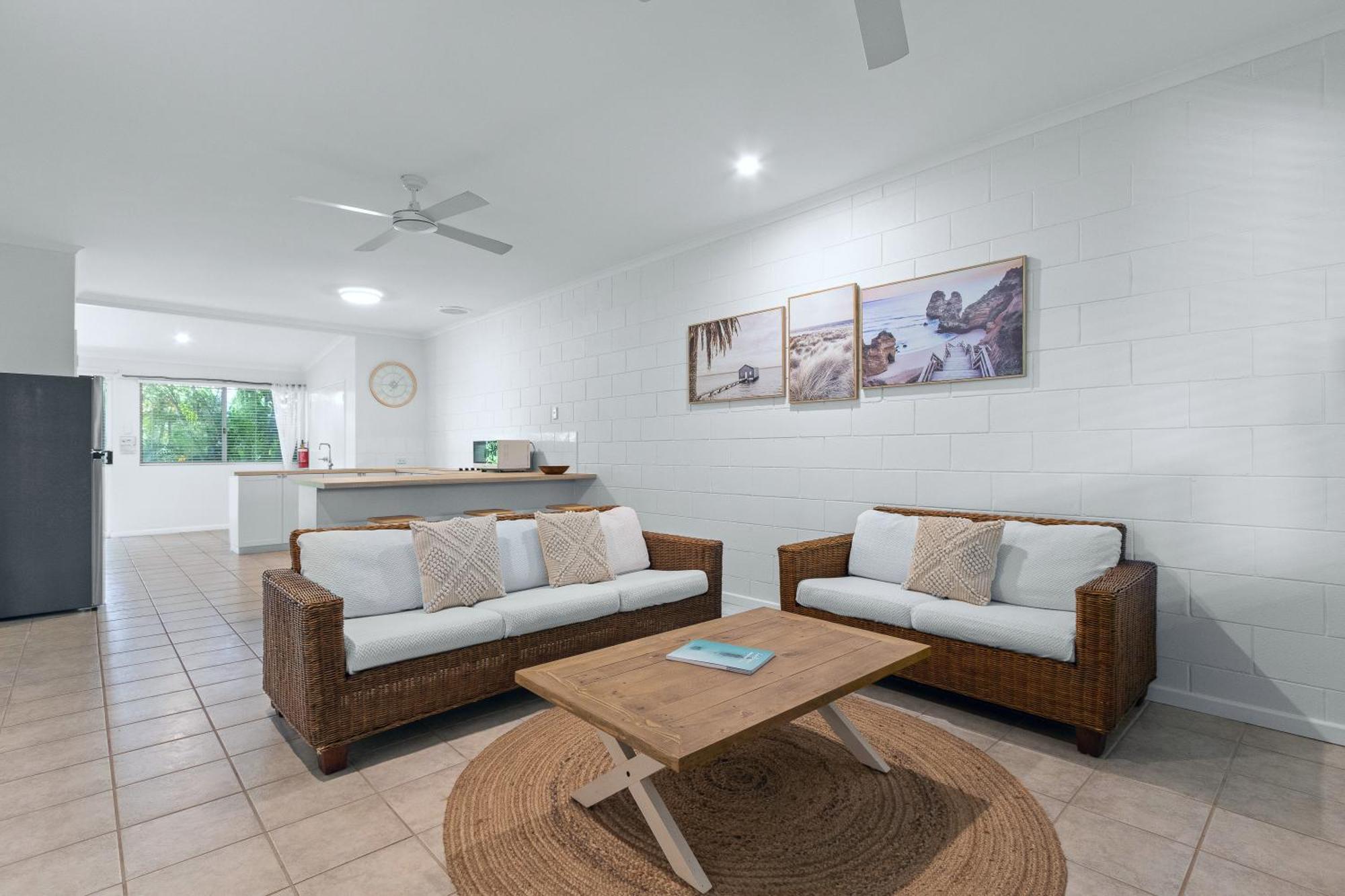 Cable Beachside Villas Брум Экстерьер фото